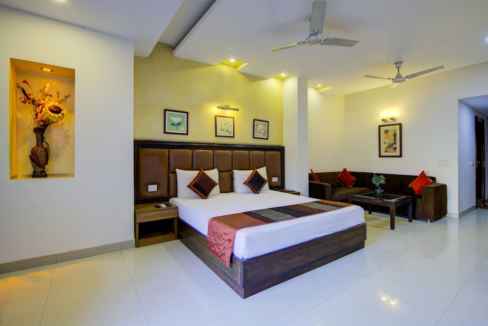 la sapphire hotel