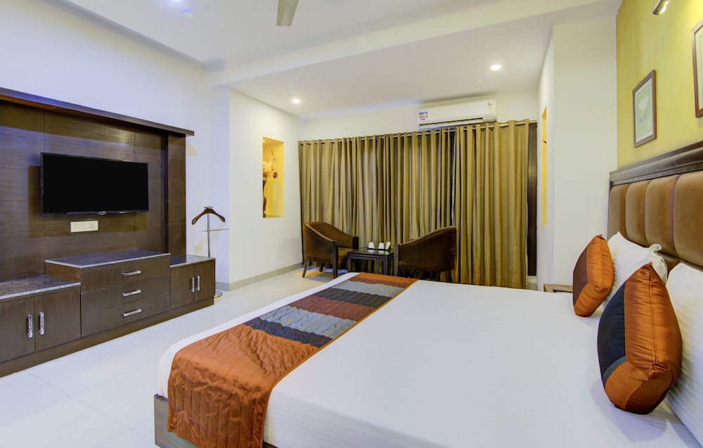 la sapphire hotel