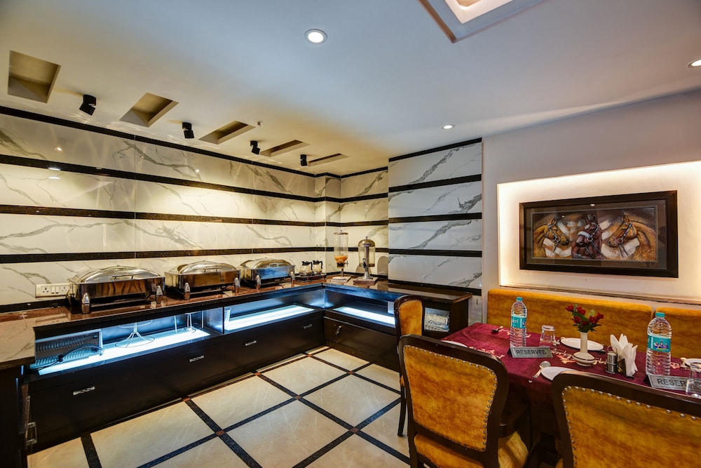 la sapphire hotel