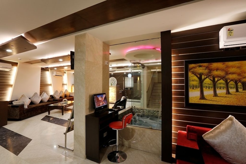 la sapphire hotel
