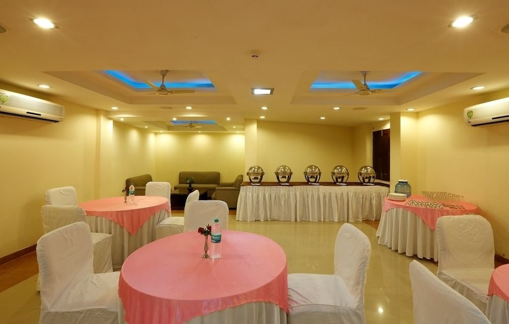 la sapphire hotel