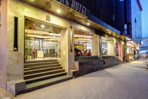 la sapphire hotel