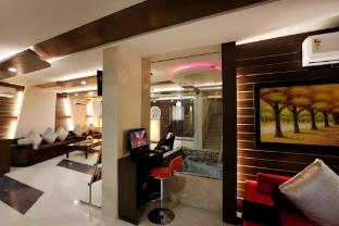 la sapphire hotel