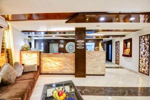 la sapphire hotel