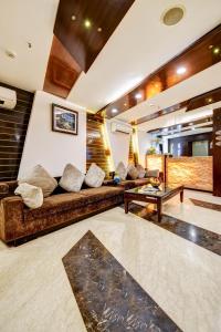 la sapphire hotel