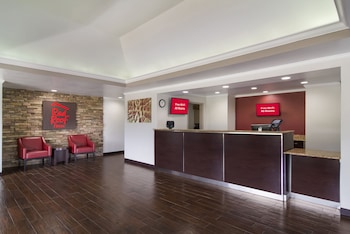 Red Roof Inn & Suites Brunswick I-95,Dock Junction>>Brunswick,2 star