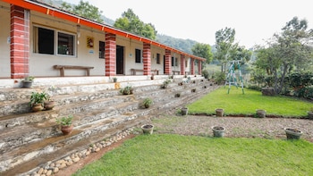 devashola homestay