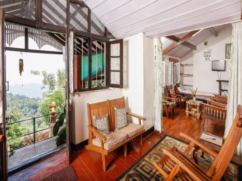 devashola homestay