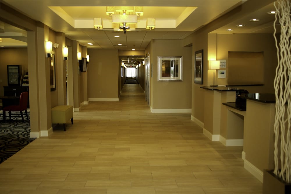 holiday inn express hotel and suites marion northeast by ihg