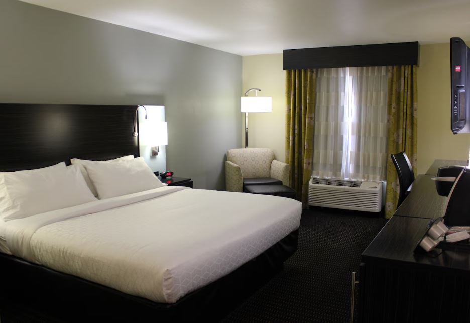 holiday inn express hotel and suites marion northeast by ihg