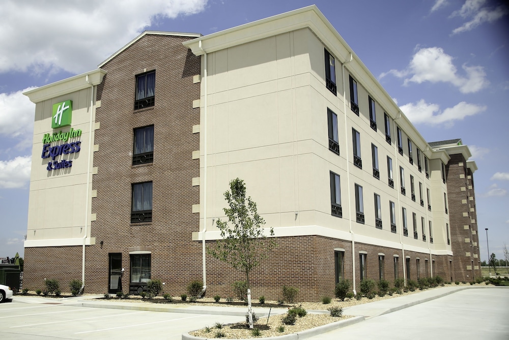 holiday inn express hotel and suites marion northeast by ihg