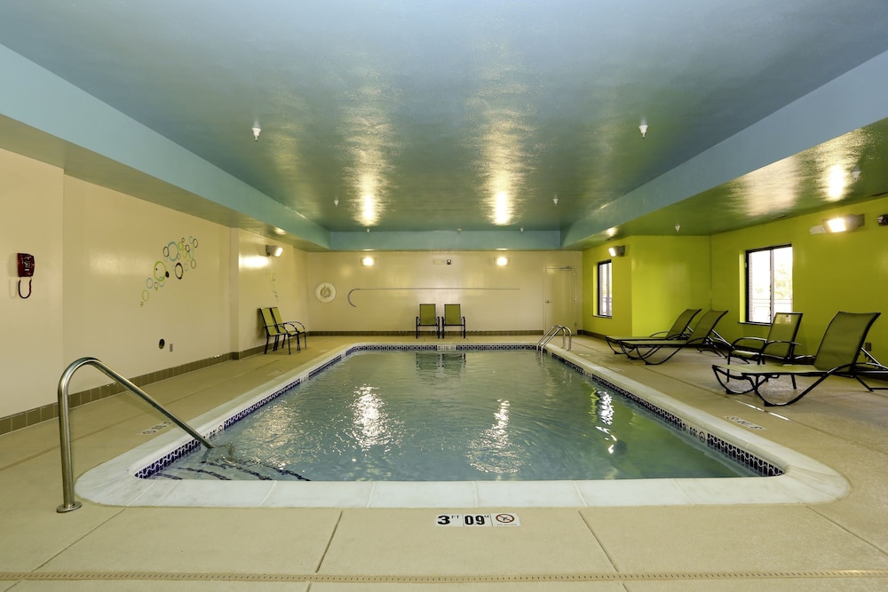 holiday inn express hotel and suites marion northeast by ihg