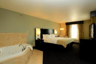 holiday inn express hotel and suites marion northeast by ihg