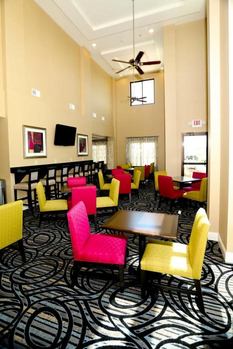 holiday inn express hotel and suites marion northeast by ihg