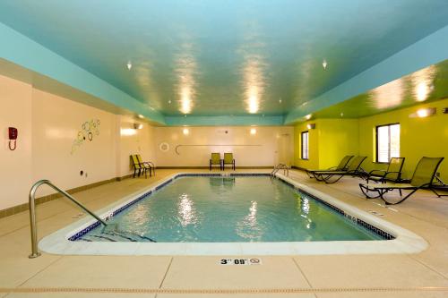 holiday inn express hotel and suites marion northeast by ihg
