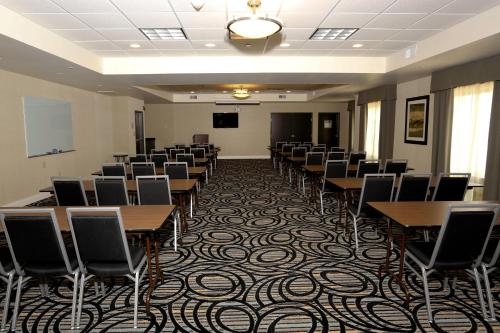 holiday inn express hotel and suites marion northeast by ihg