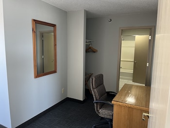 cozy house inn and suites