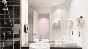 holiday inn express amiens by ihg