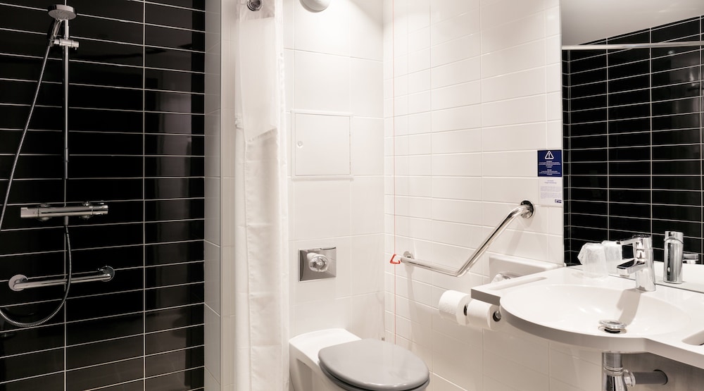 holiday inn express amiens by ihg
