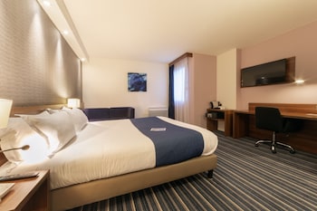 holiday inn express amiens by ihg