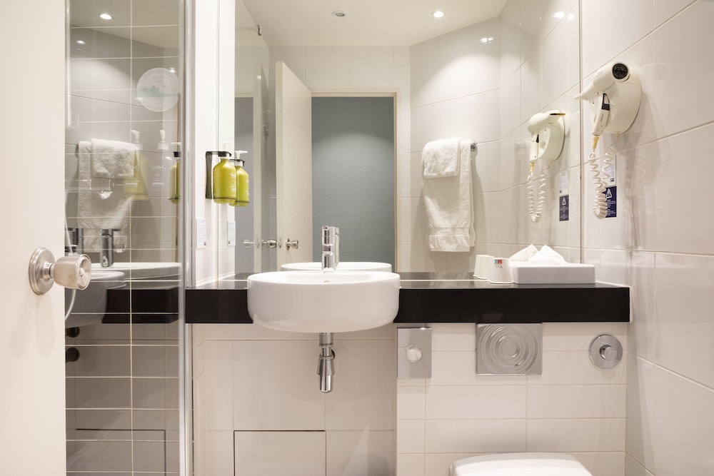 holiday inn express amiens by ihg