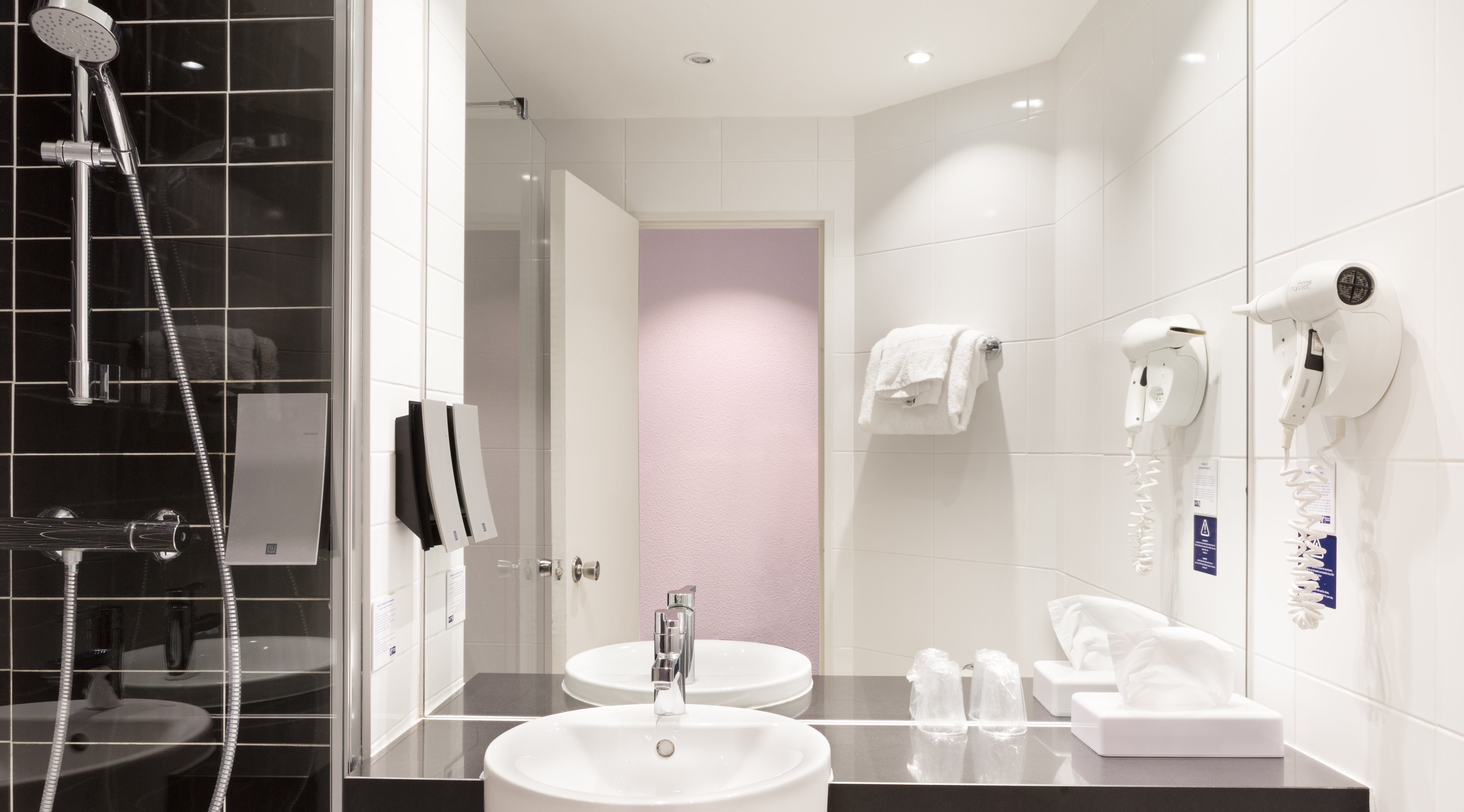 holiday inn express amiens by ihg