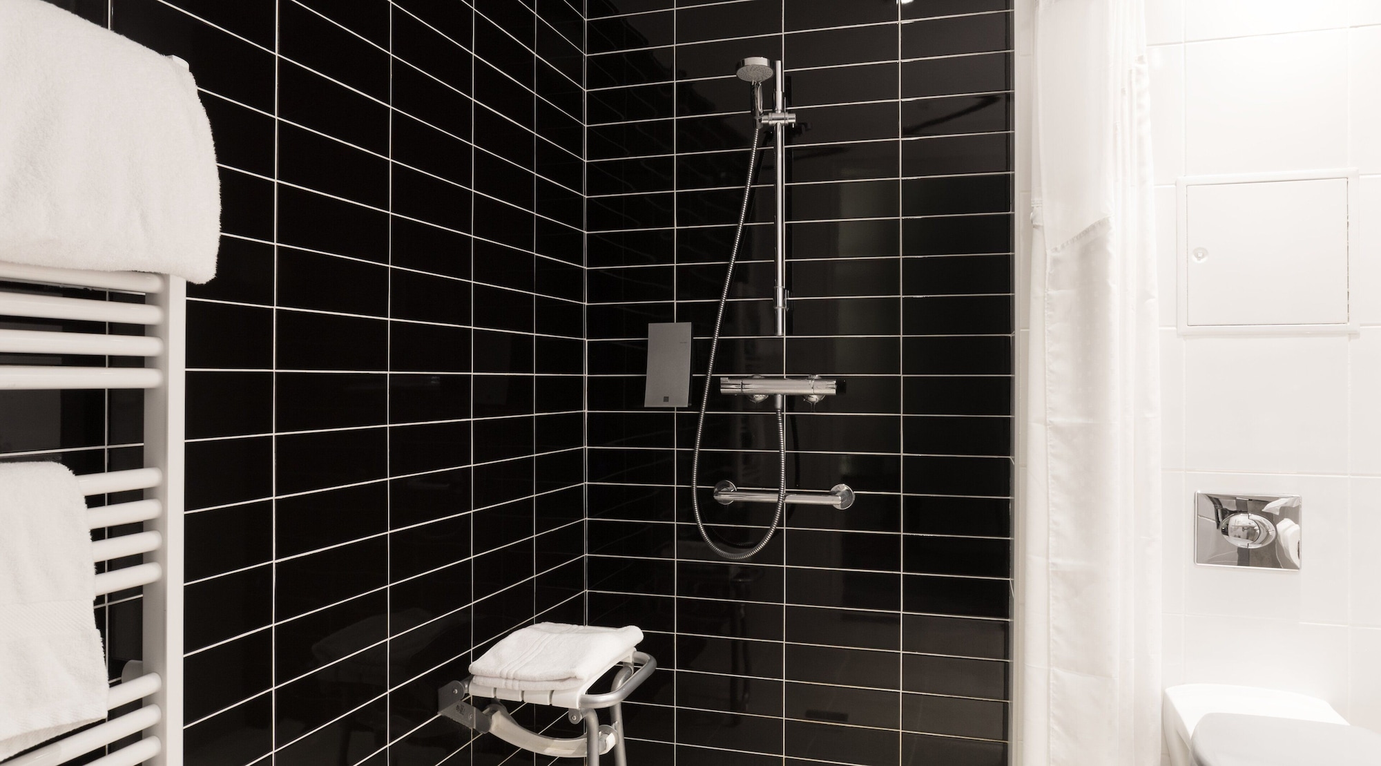 holiday inn express amiens by ihg