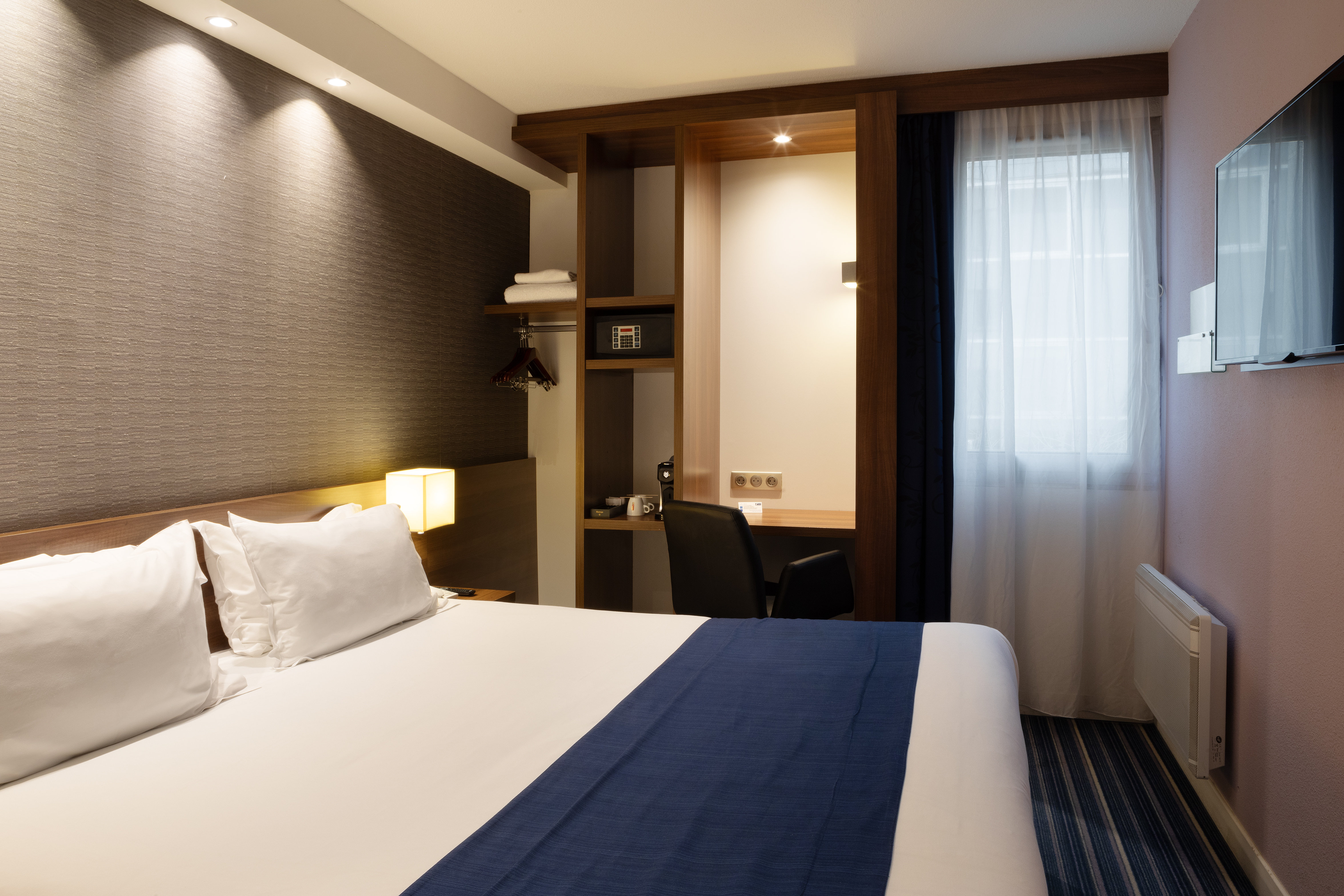 holiday inn express amiens by ihg