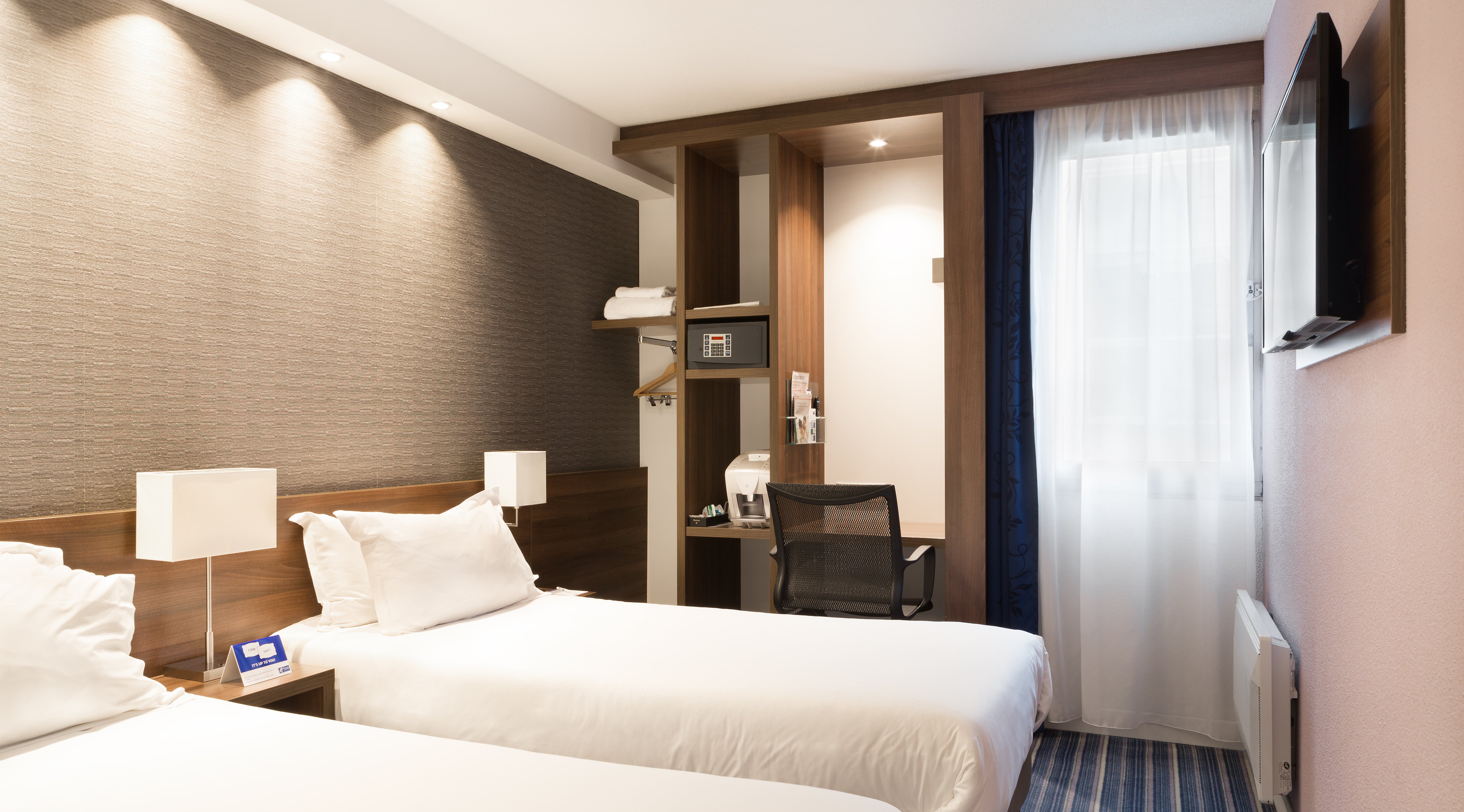 holiday inn express amiens by ihg