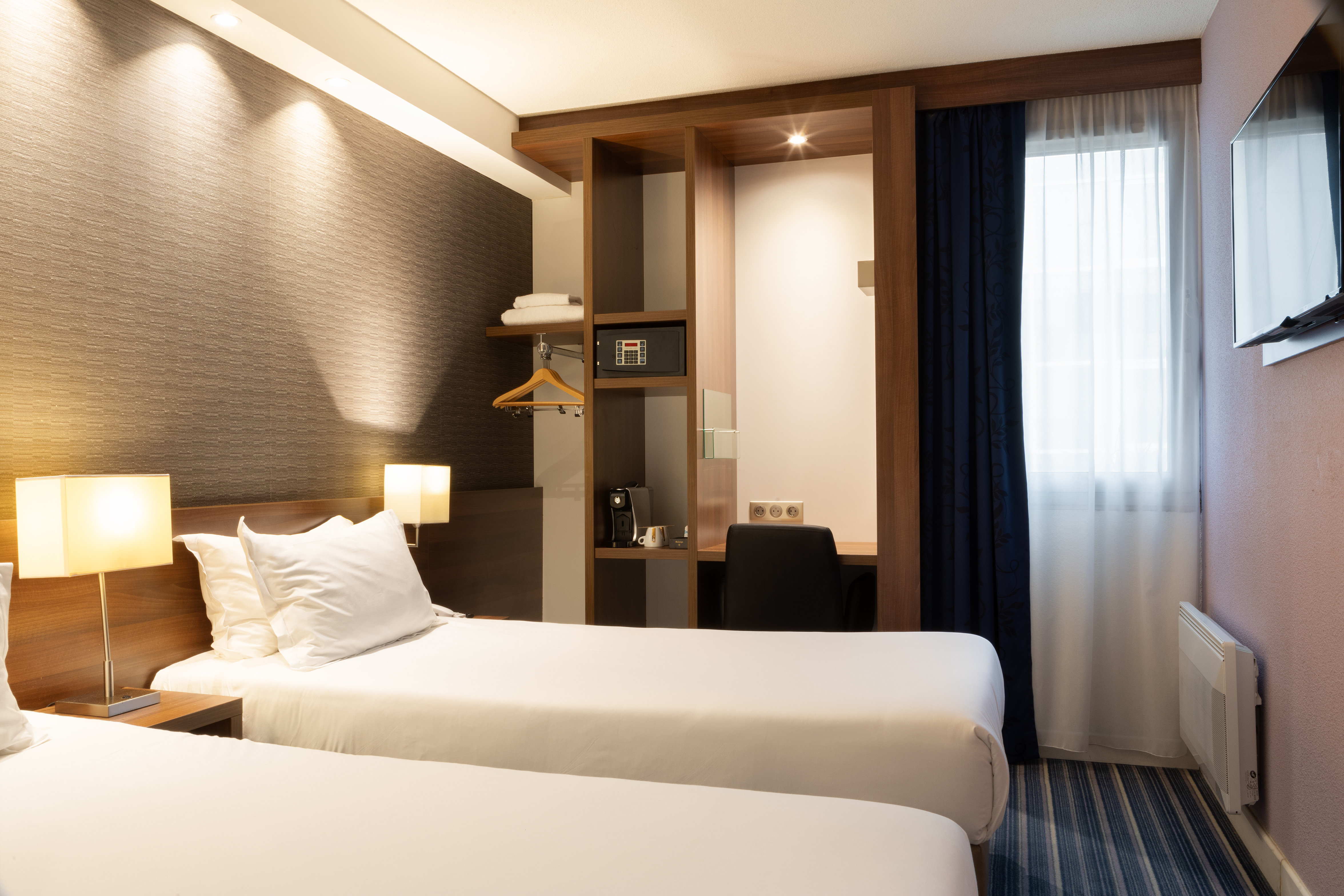 holiday inn express amiens by ihg