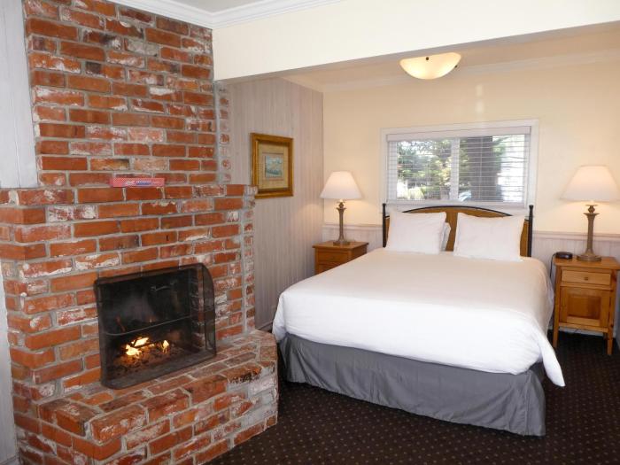 carmel fireplace inn