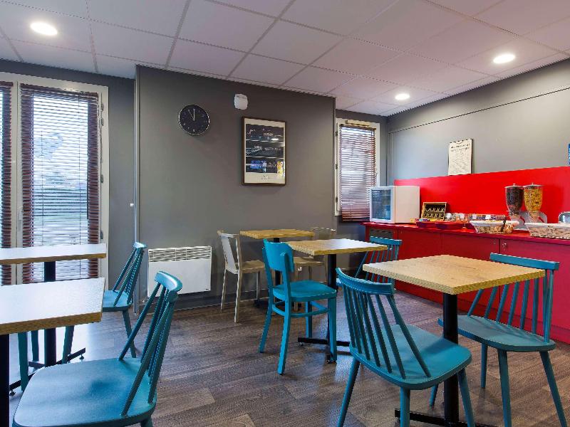 hotelf1 lyon massieux