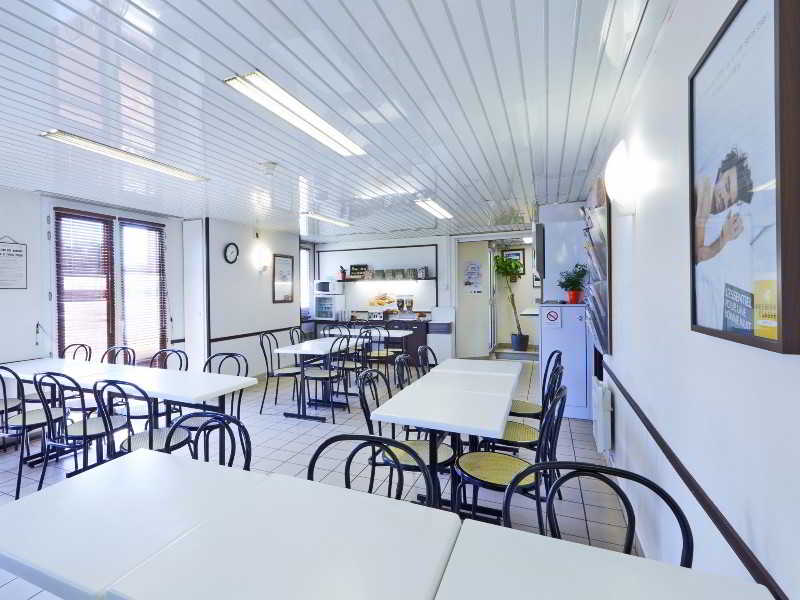 hotelf1 lyon massieux