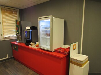 hotelf1 lyon massieux