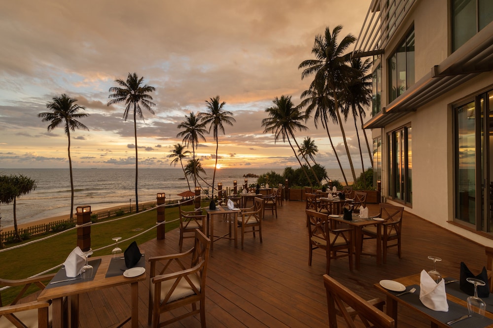 oceanfront condominiums galle