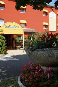 initial by balladins lyon villefranche sur saone