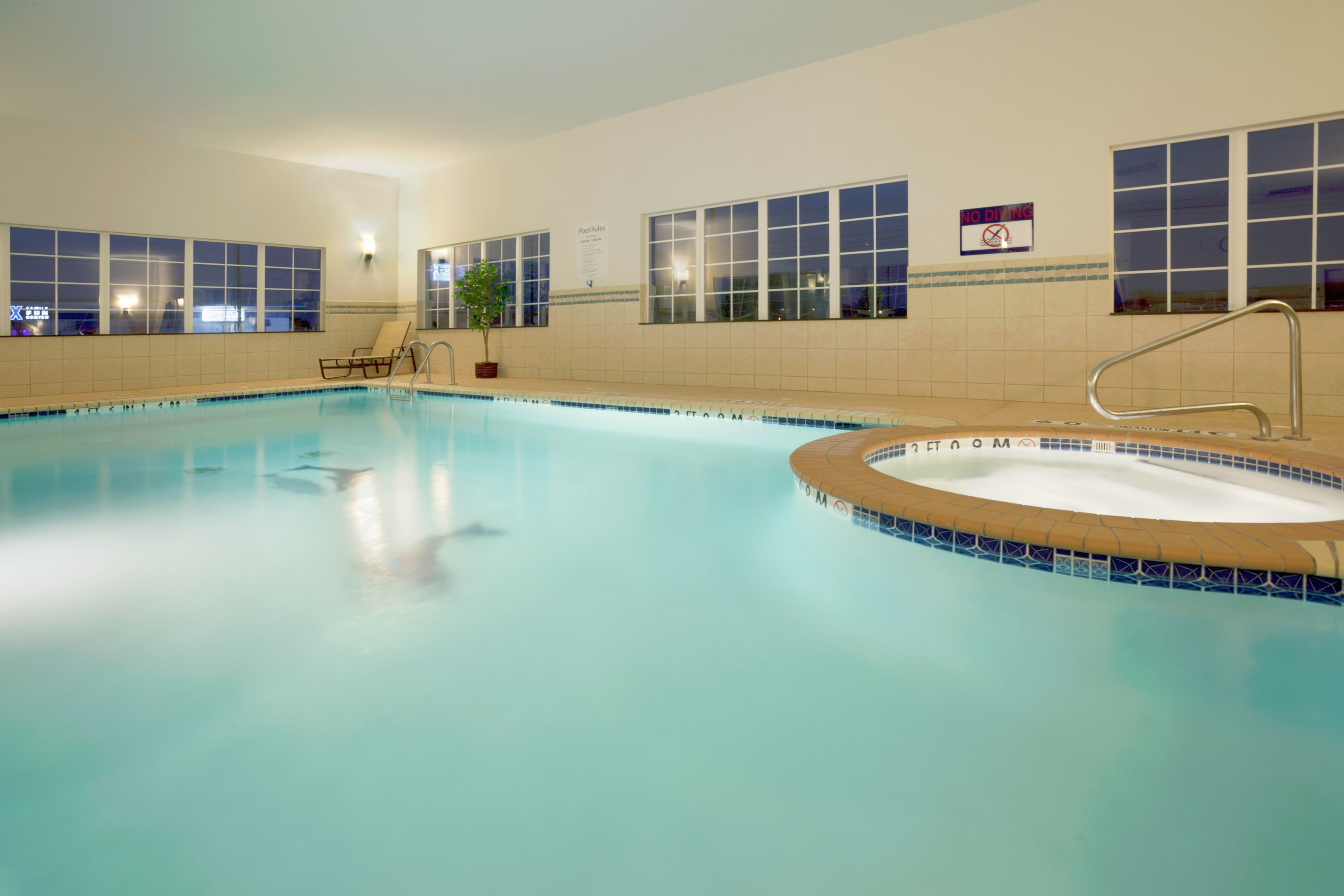 holiday inn express and suites georgetown by ihg
