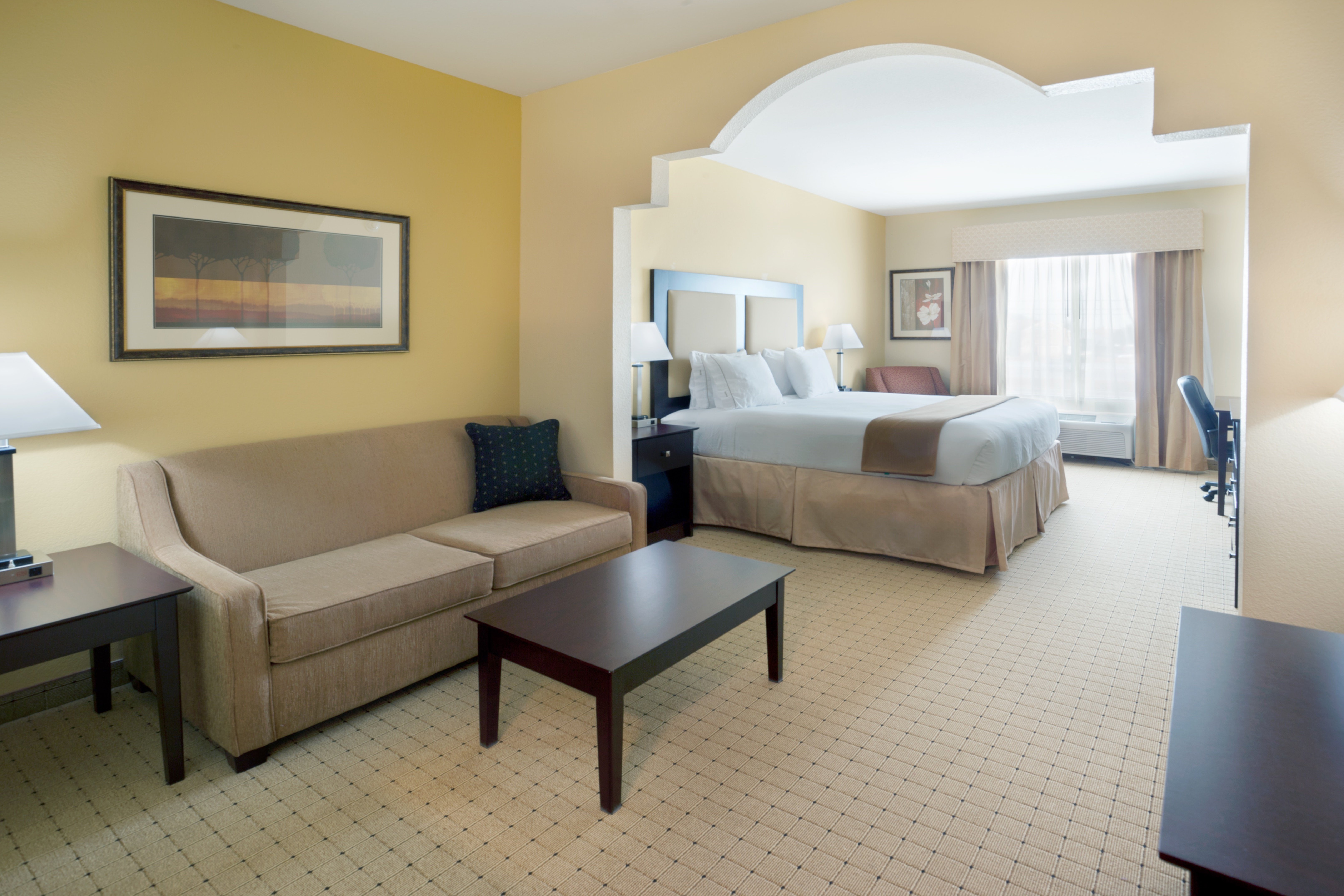 holiday inn express and suites georgetown by ihg