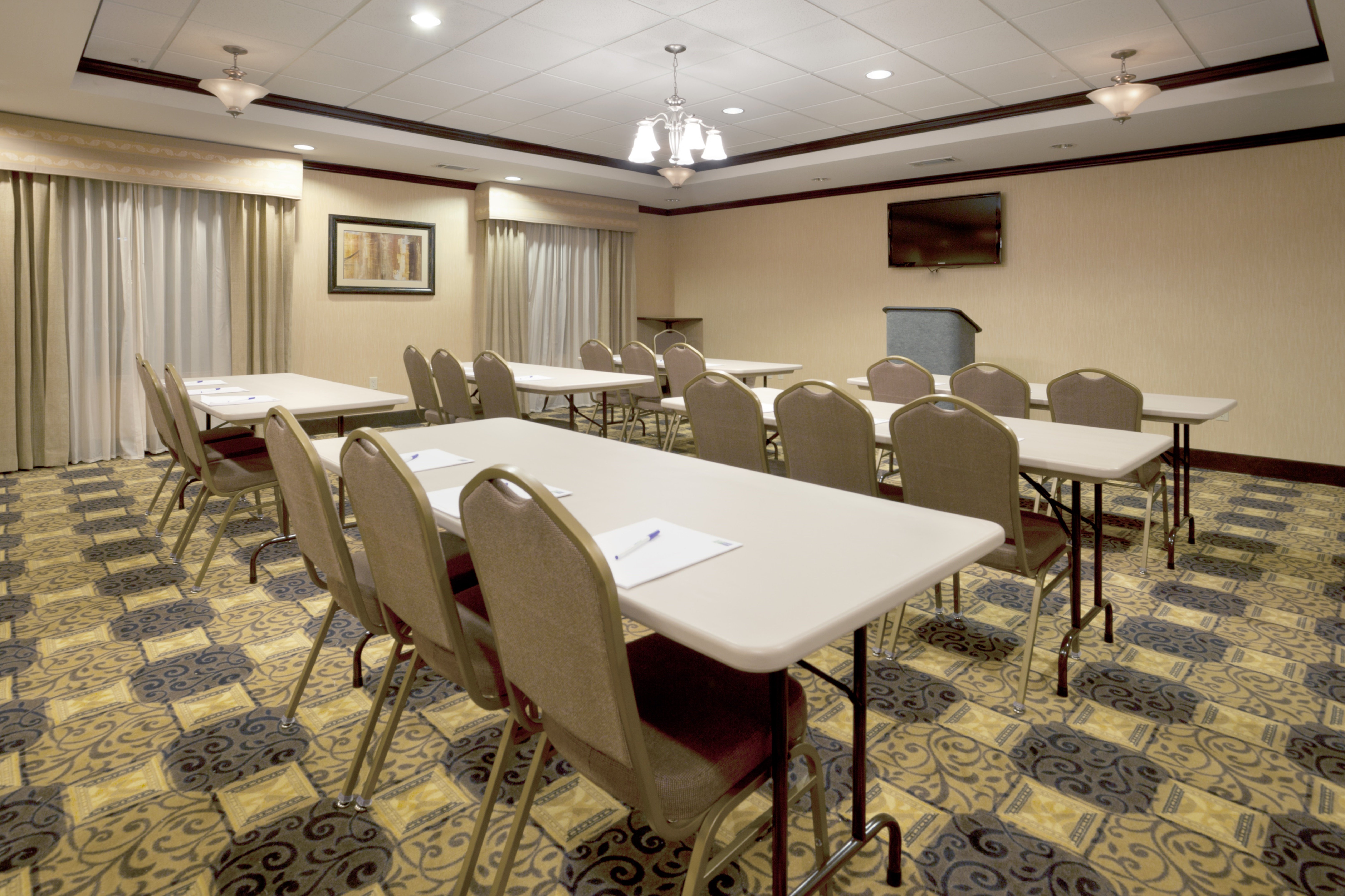 holiday inn express and suites georgetown by ihg