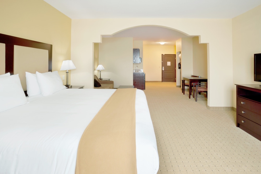 holiday inn express and suites georgetown by ihg