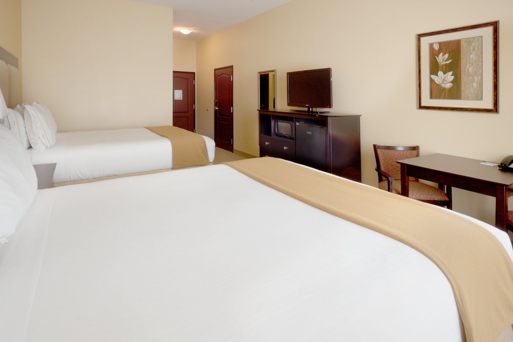 holiday inn express and suites georgetown by ihg