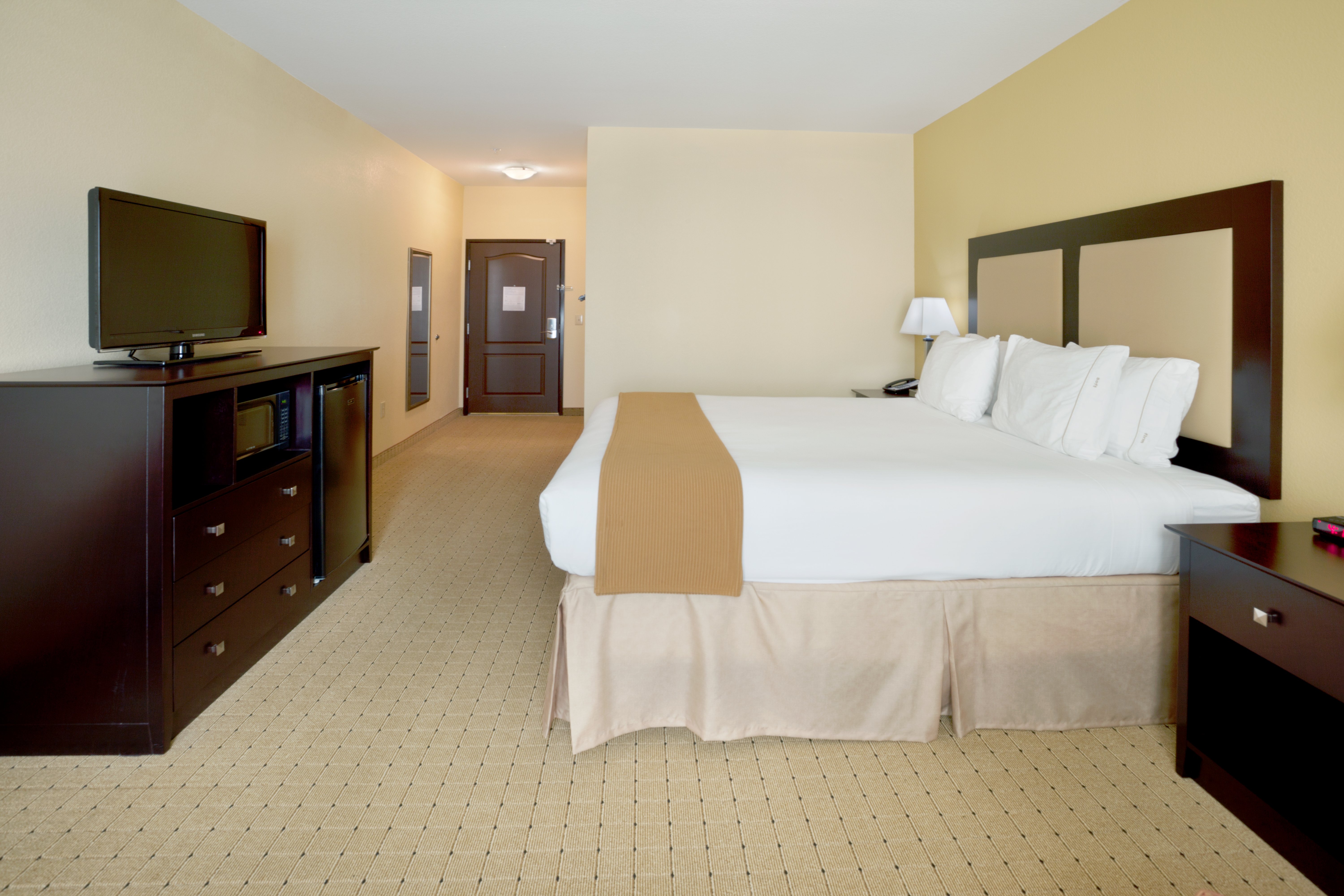 holiday inn express and suites georgetown by ihg