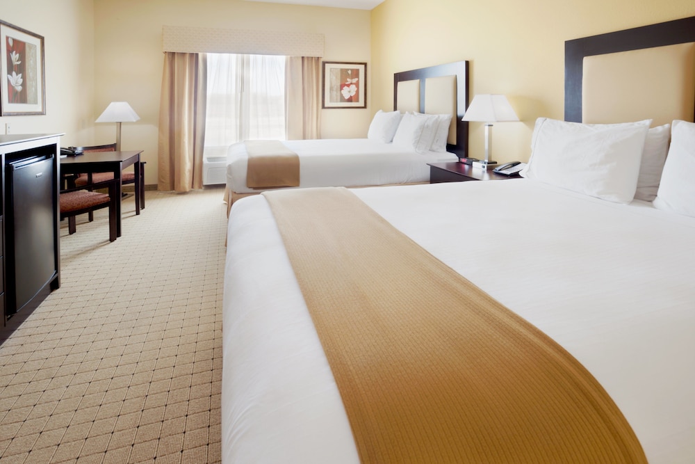holiday inn express and suites georgetown by ihg