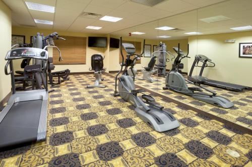 holiday inn express and suites georgetown by ihg