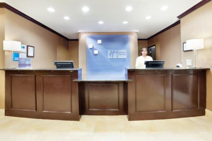holiday inn express and suites georgetown by ihg