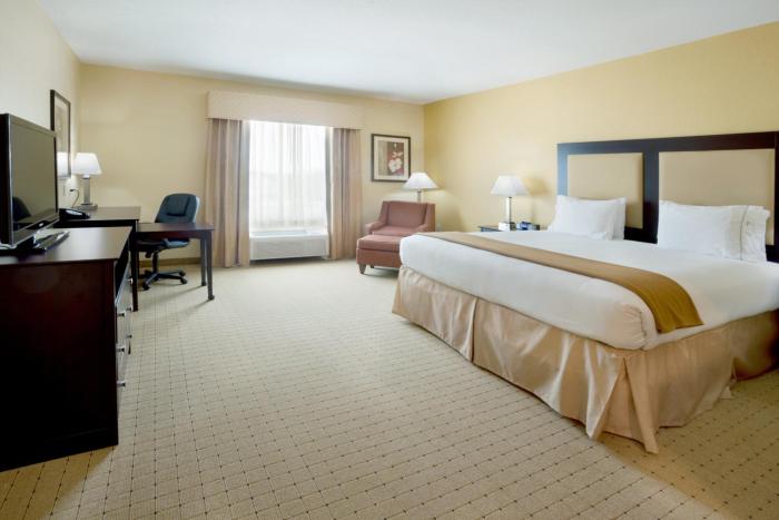 holiday inn express and suites georgetown by ihg