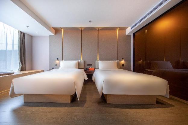 atour hotel hing tech zone wuyue square kunming