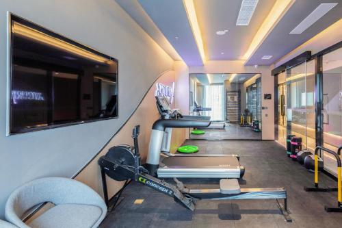 atour hotel hing tech zone wuyue square kunming