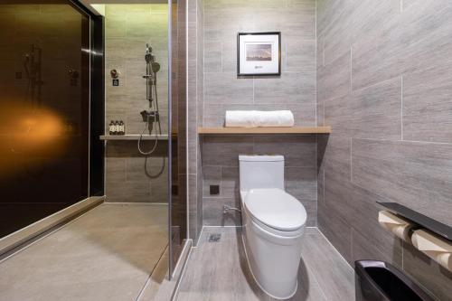 atour hotel hing tech zone wuyue square kunming