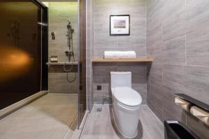 atour hotel hing tech zone wuyue square kunming